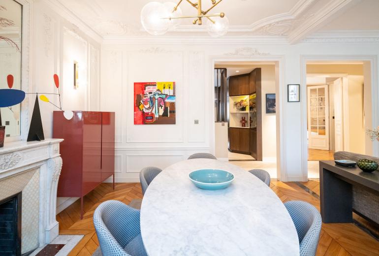 Par098 - Apartamento de 2 quartos em Paris