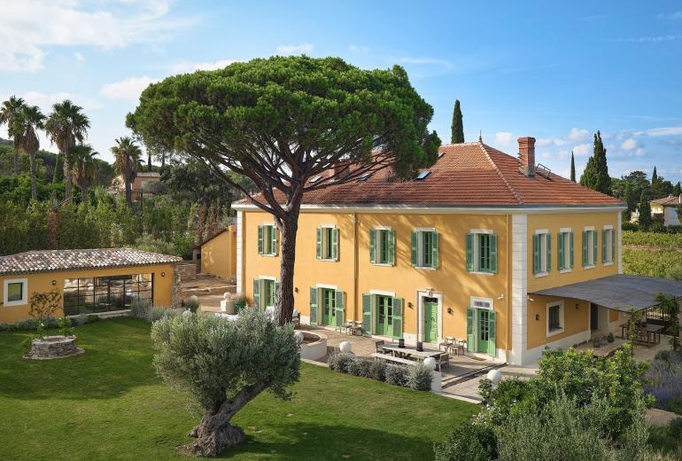 Azu002 - A 19th century villa next to Saint-Tropez