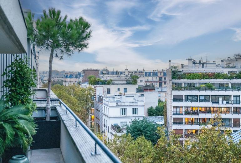 Par155 - Appartement toît-terrasse à Paris Auteuil