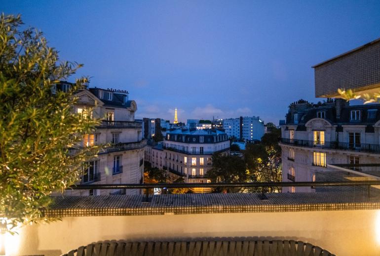 Par155 - Appartement toît-terrasse à Paris Auteuil