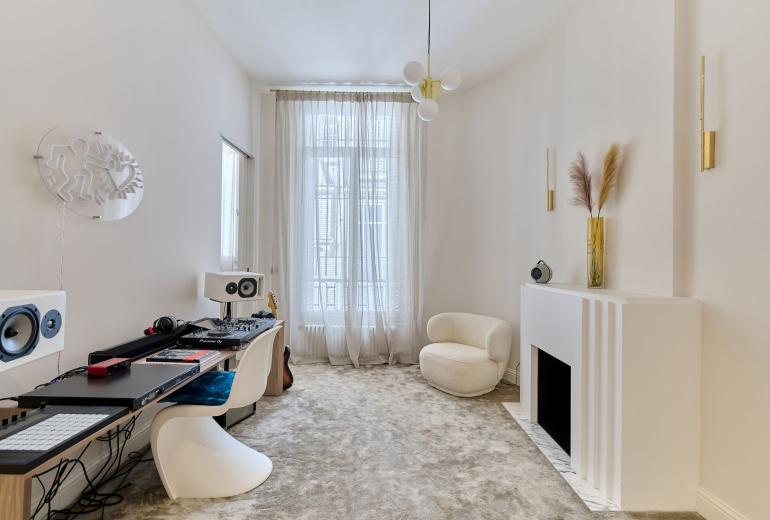 Par038 - Luxury duplex apartment in Paris 16