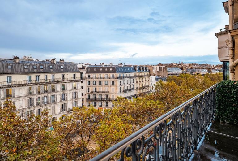 Par064 - Luxury apartment next to Champs Elysées