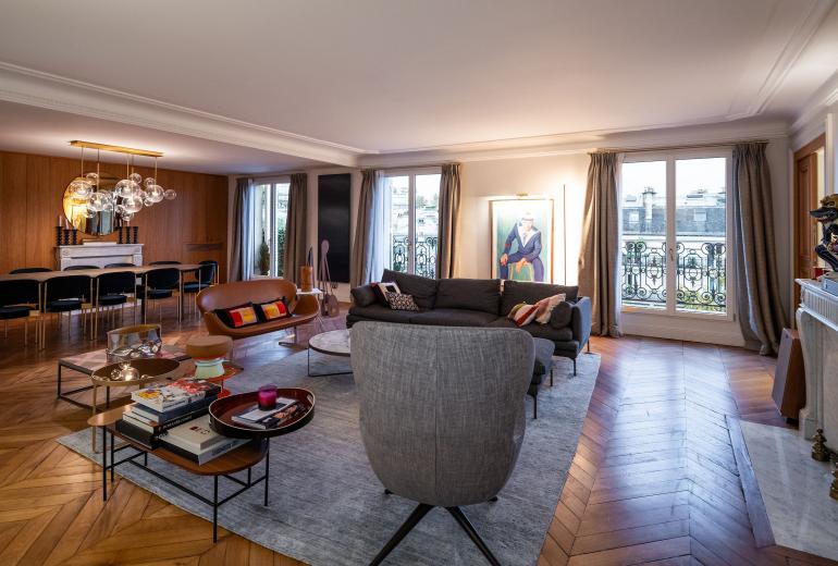 Par064 - Luxury apartment next to Champs Elysées