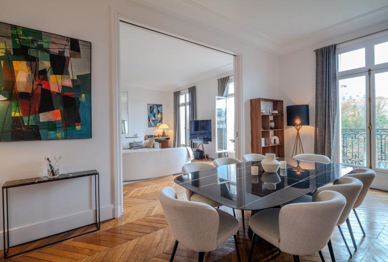 Par102 - Hermoso apartamento estilo Haussmann con una vista despejada de la Torre Eiffel