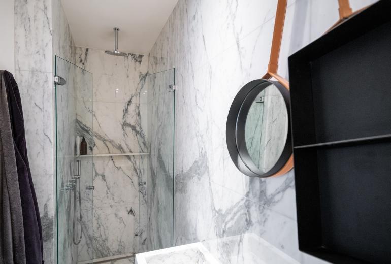 Par047 - Luxurious Duplex on Avenue George V
