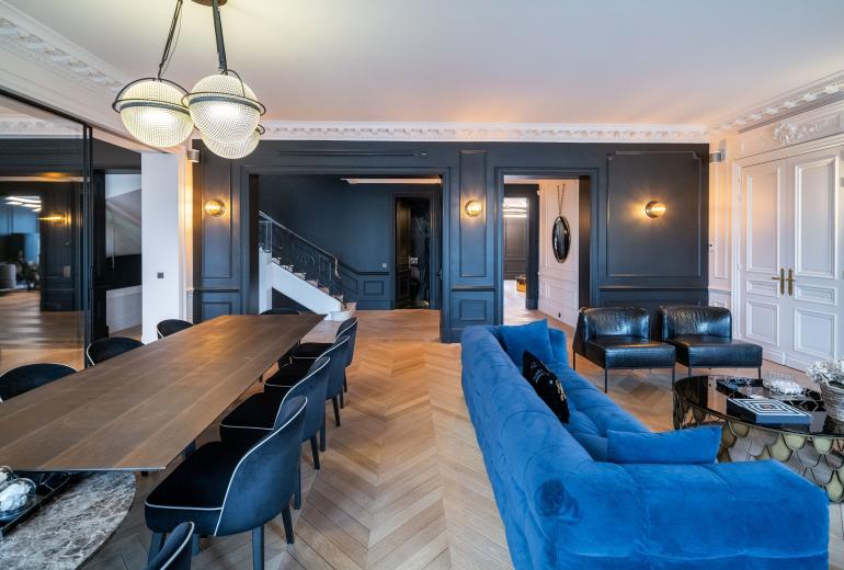 Par047 - Luxurious Duplex on Avenue George V
