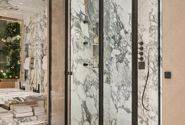 Par091 - Appartement luxueux de 230m² à Invalides