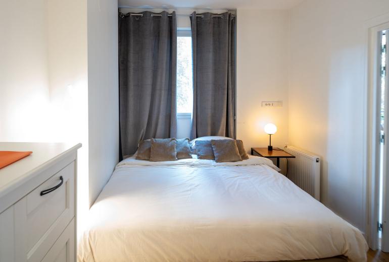 Par113 - Confortável apartamento de 2 quartos na Avenida Montaigne.