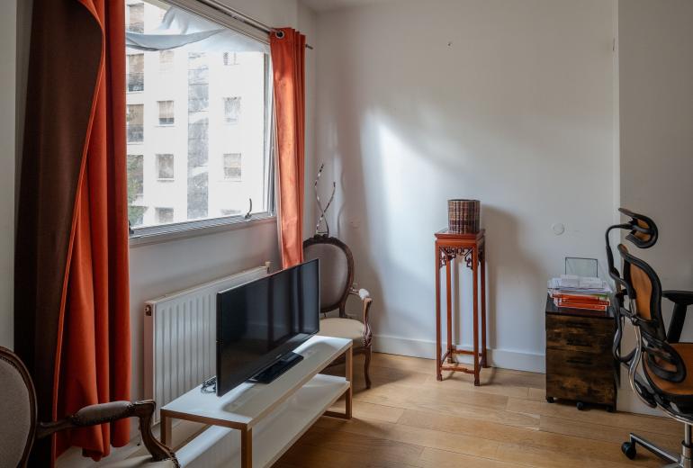Par113 - Confortável apartamento de 2 quartos na Avenida Montaigne.