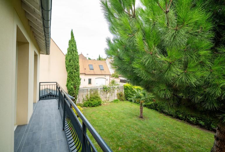 Idf153 - Encantadora casa de 4 dormitorios con terraza y jardín en Noisy-le-Roi.