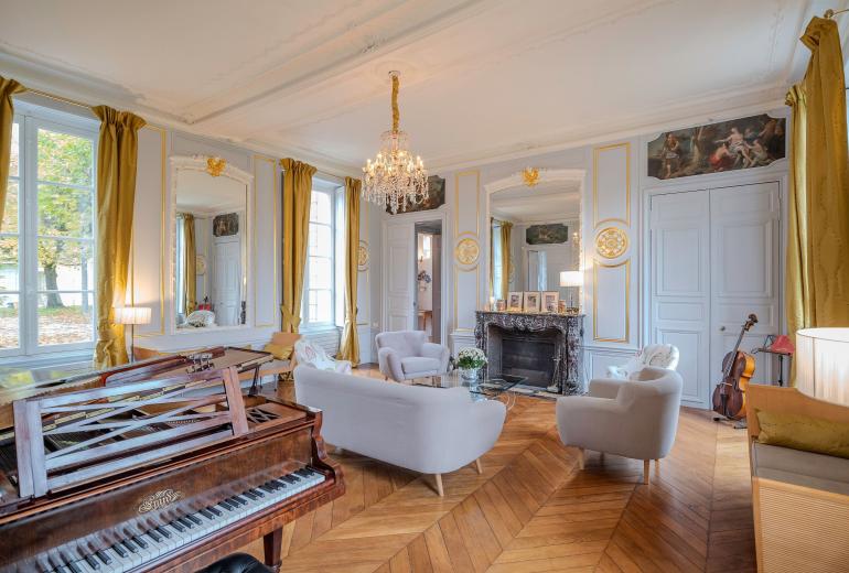 Idf173 - Appartement prestigieux de 3 chambres dans un manoir historique à Noisy-le-Roi.