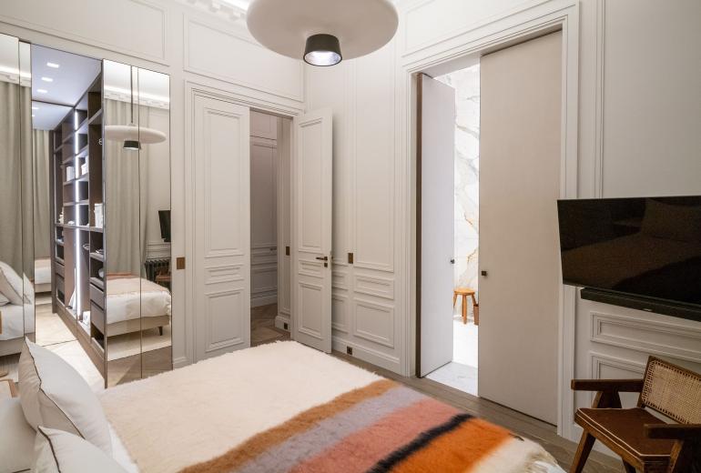 Par094 - Appartement sublime au Palais Bourbon