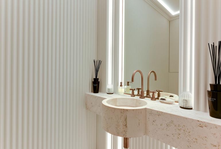 Par010 - Stunning 5 bedroom apartment on Foch