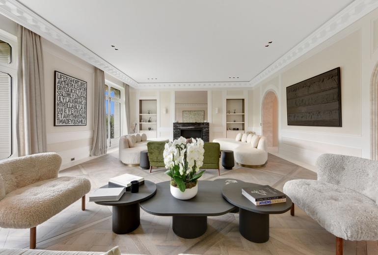 Par010 - Stunning 5 bedroom apartment on Foch