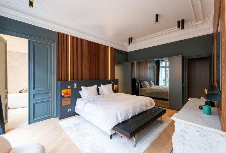 Par073 - Luxury apartment in Palais Royal
