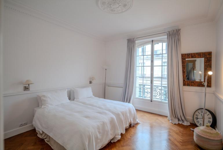 Par109 - Luxury apartment in Plaine Monceau