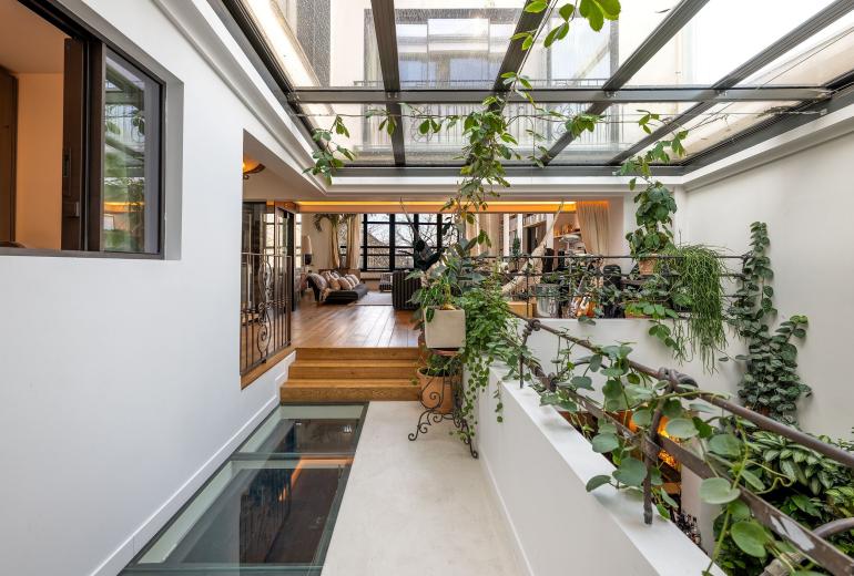 Par056 - Maison de ville opulente avec rooftop