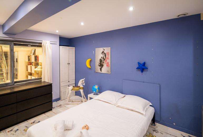 Par053 - Large 5 bedroom loft in Paris