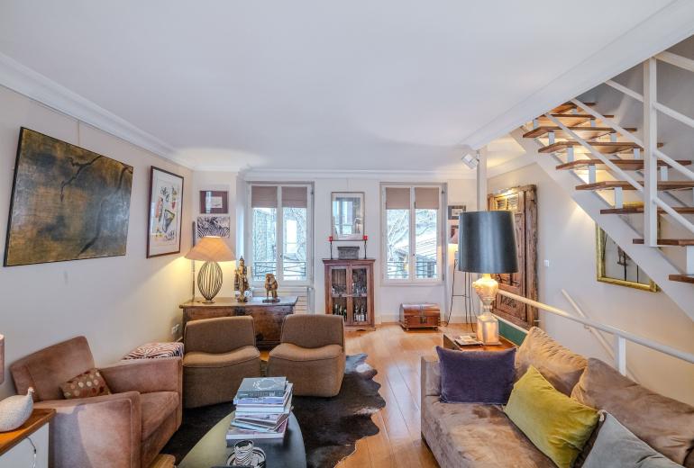 Par441 - Townhouse in Paris 7.