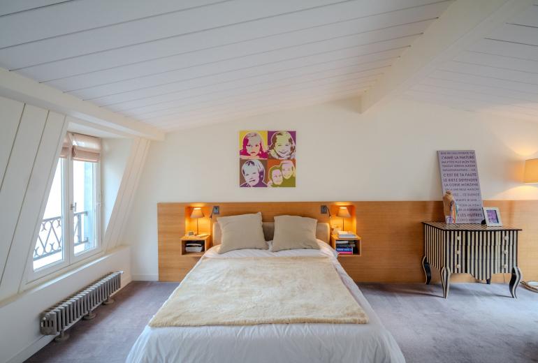 Par441 - Townhouse in Paris 7.