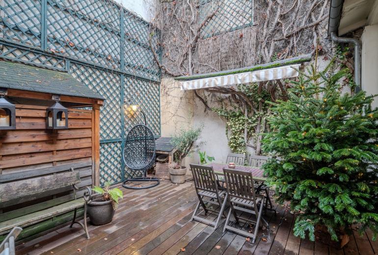 Par441 - Townhouse in Paris 7.