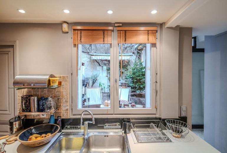 Par441 - Townhouse in Paris 7.