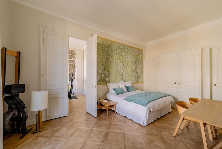 Par068 - Appartement spacieux près de la Madeleine