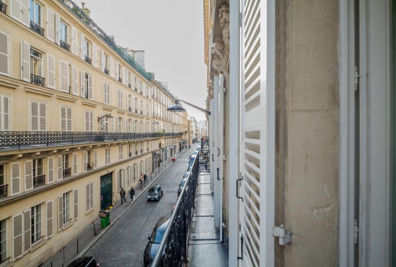 Par191 - Appartement de quatre chambres à Paris 8.