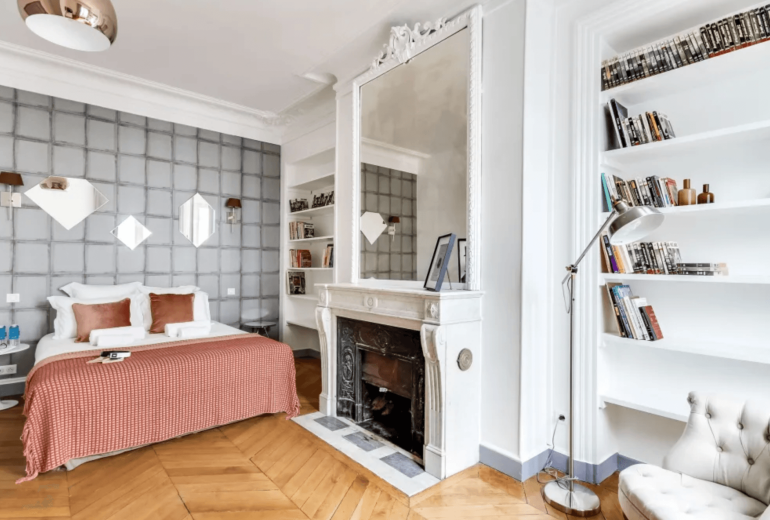 Par208 - Appartement 3 chambres à Paris 8