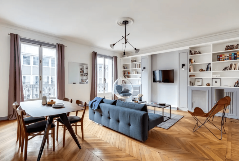 Par208 - Appartement 3 chambres à Paris 8