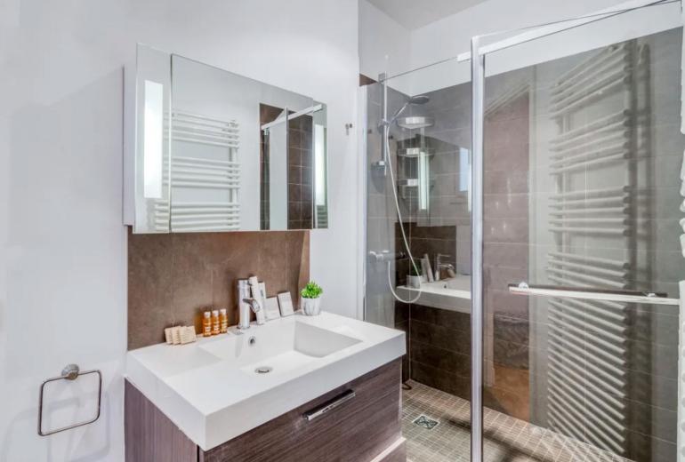 Par 10 - Apartamento de 2 suítes em Paris 8
