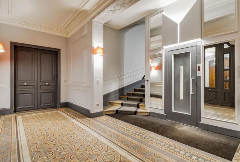 Par 10 - Apartamento de 2 suítes em Paris 8