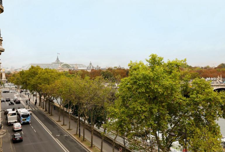Par139 - Appartement sur le Quai Anatole France