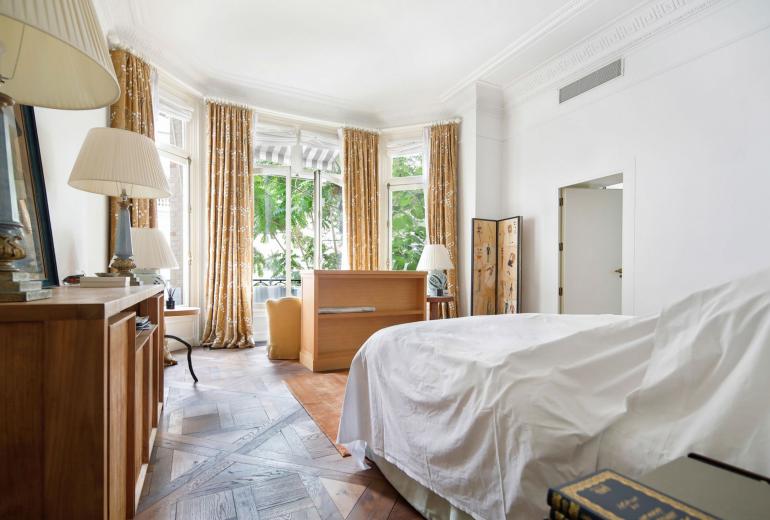 Par139 - Appartement sur le Quai Anatole France