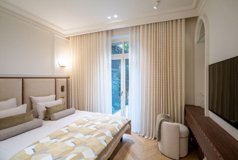Par120 - Apartment with large garden in Paris 16