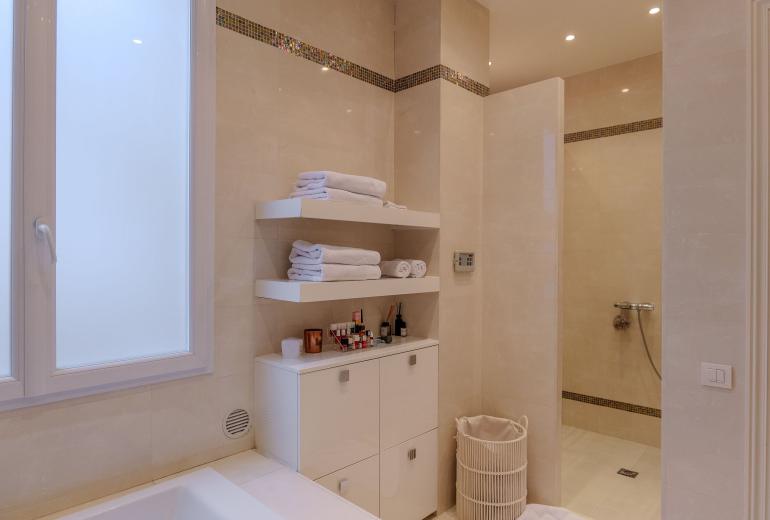 Par168 - Appartement de 3 suites avec vue