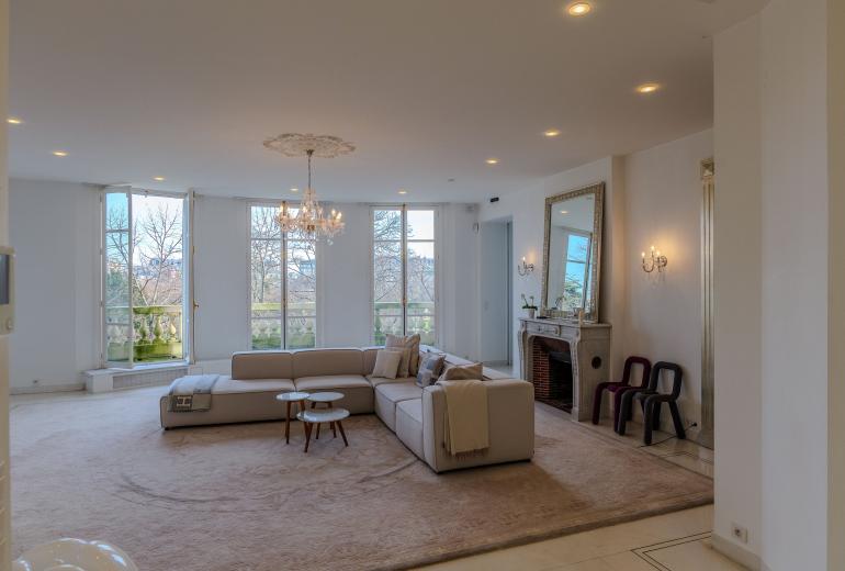 Par168 - Appartement de 3 suites avec vue