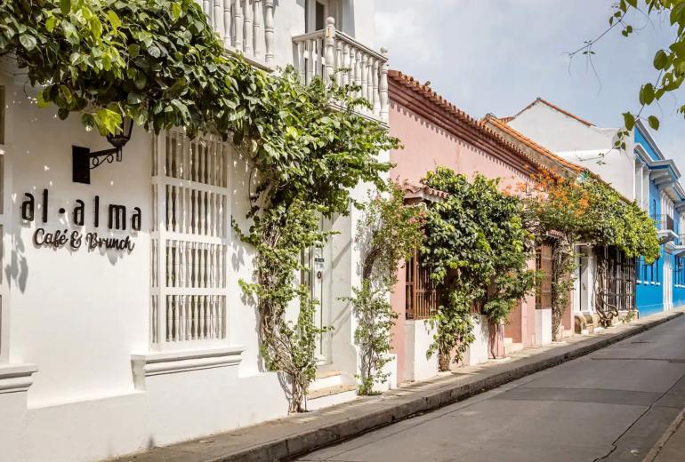 Car052 - Amplia villa de 6 cuartos en Cartagena