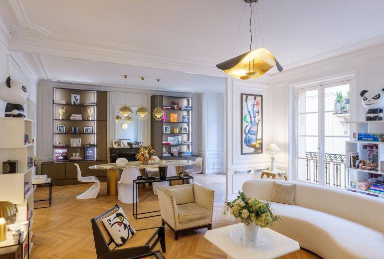 Par131 - Appartement de luxe de trois chambres