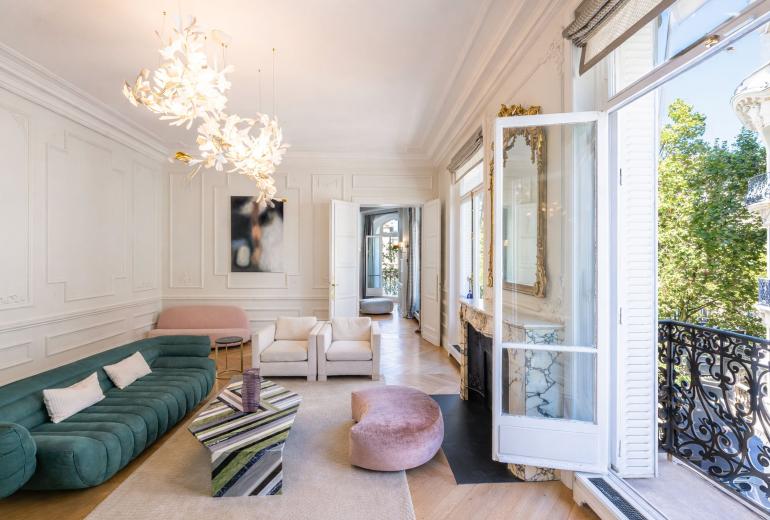 Par070 - Luxury apartment in Saint Germain