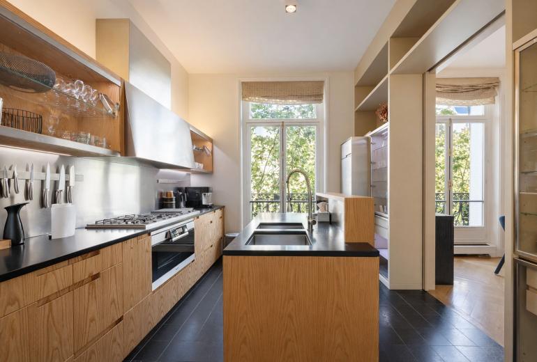 Par070 - Luxury apartment in Saint Germain