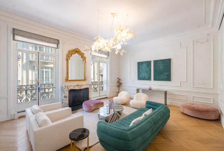Par070 - Luxury apartment in Saint Germain