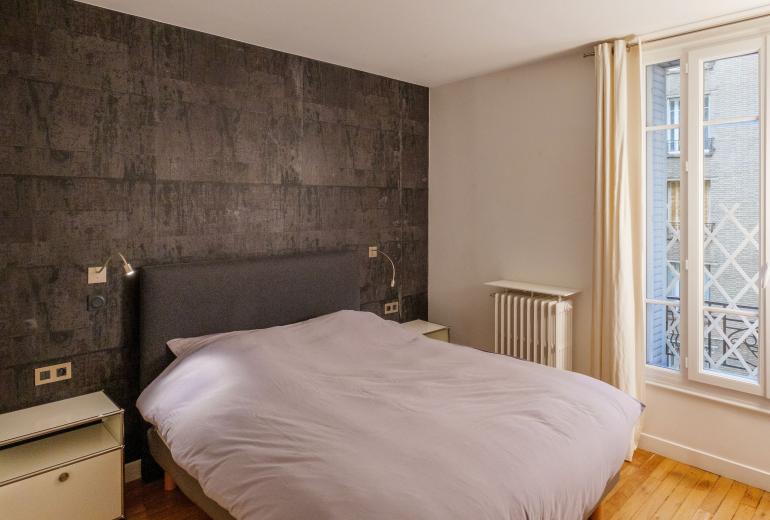 Par406 - 2 bedroom apartment in the heart of Paris