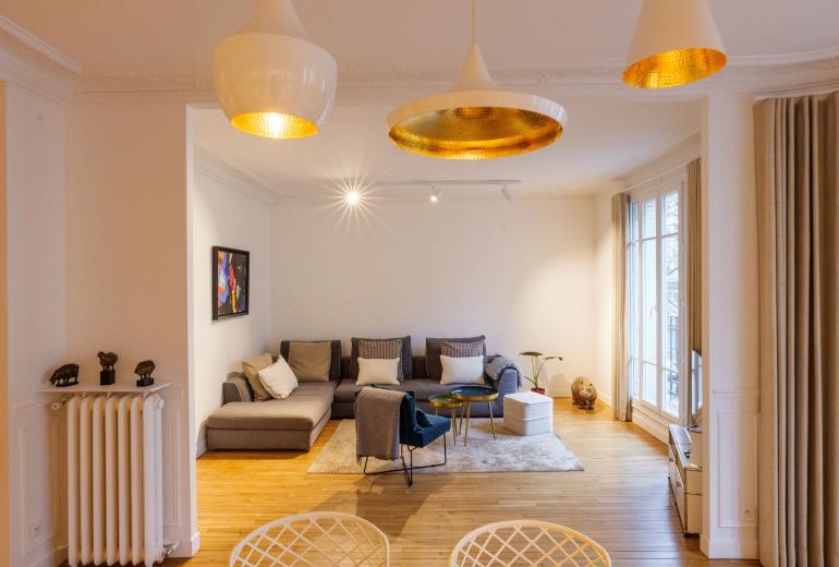 Par406 - 2 bedroom apartment in the heart of Paris