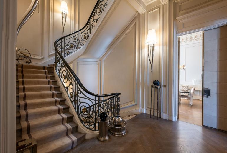 Par016 - Luxury 9 bedroom mansion in Paris 16