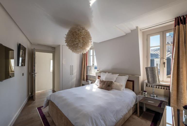 Par016 - Luxury 9 bedroom mansion in Paris 16