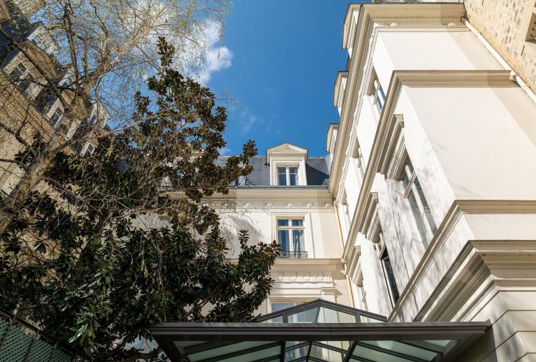 Par016 - Luxury 9 bedroom mansion in Paris 16