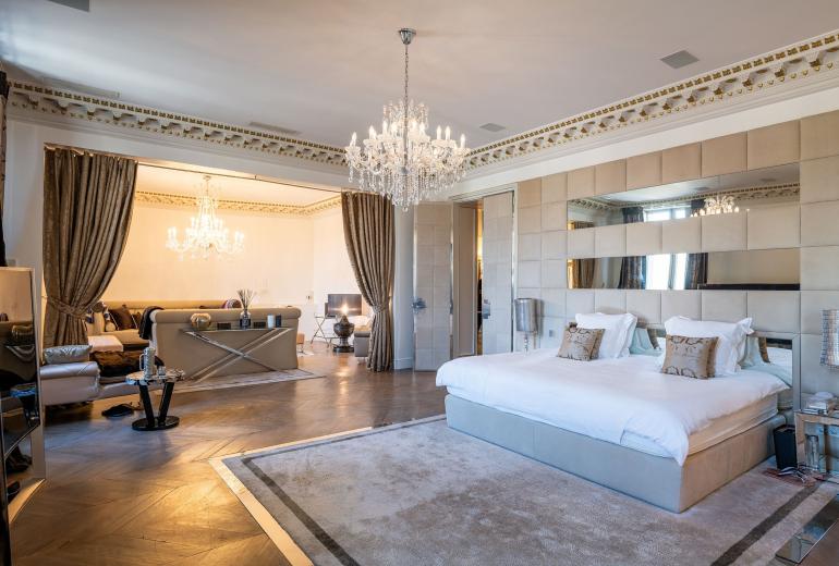 Par016 - Luxury 9 bedroom mansion in Paris 16