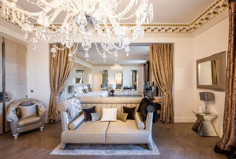 Par016 - Luxury 9 bedroom mansion in Paris 16