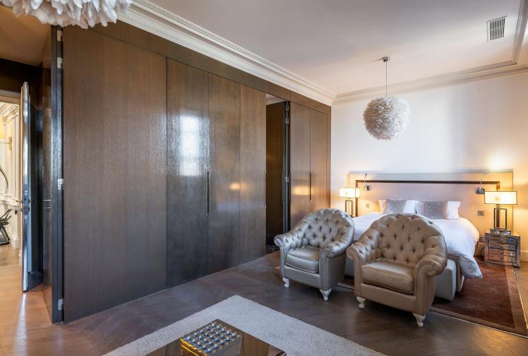 Par016 - Luxury 9 bedroom mansion in Paris 16